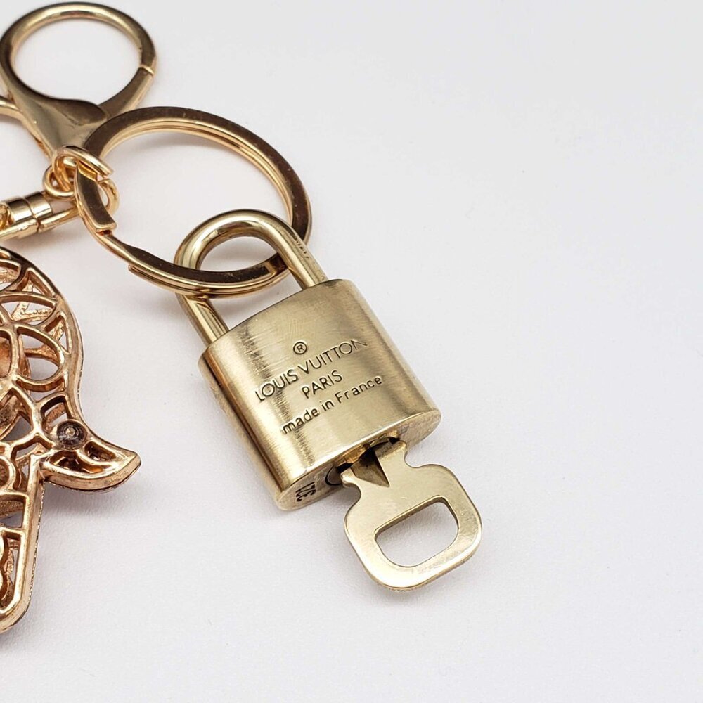 LV Authentic Gold Padlock 🔒 Key Set w/ Unbranded Evil Eye Keychain Charm - Picture 5 of 6